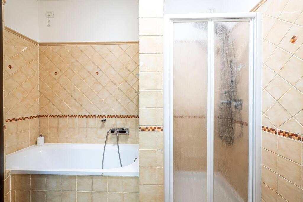Leopolda Apartment Free Wi-Fi フィレンツェ エクステリア 写真